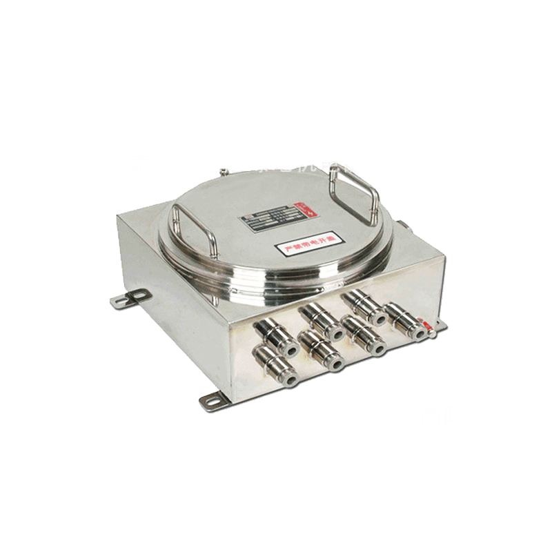 ��������O(sh��)ӋIIC�������ͷ����Ӿ��еķ����Y(ji��)��(g��u)��